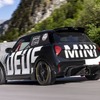 MINI、ニュル24時間レースに参戦準備完了！ 新デザインの「JCW」で走る